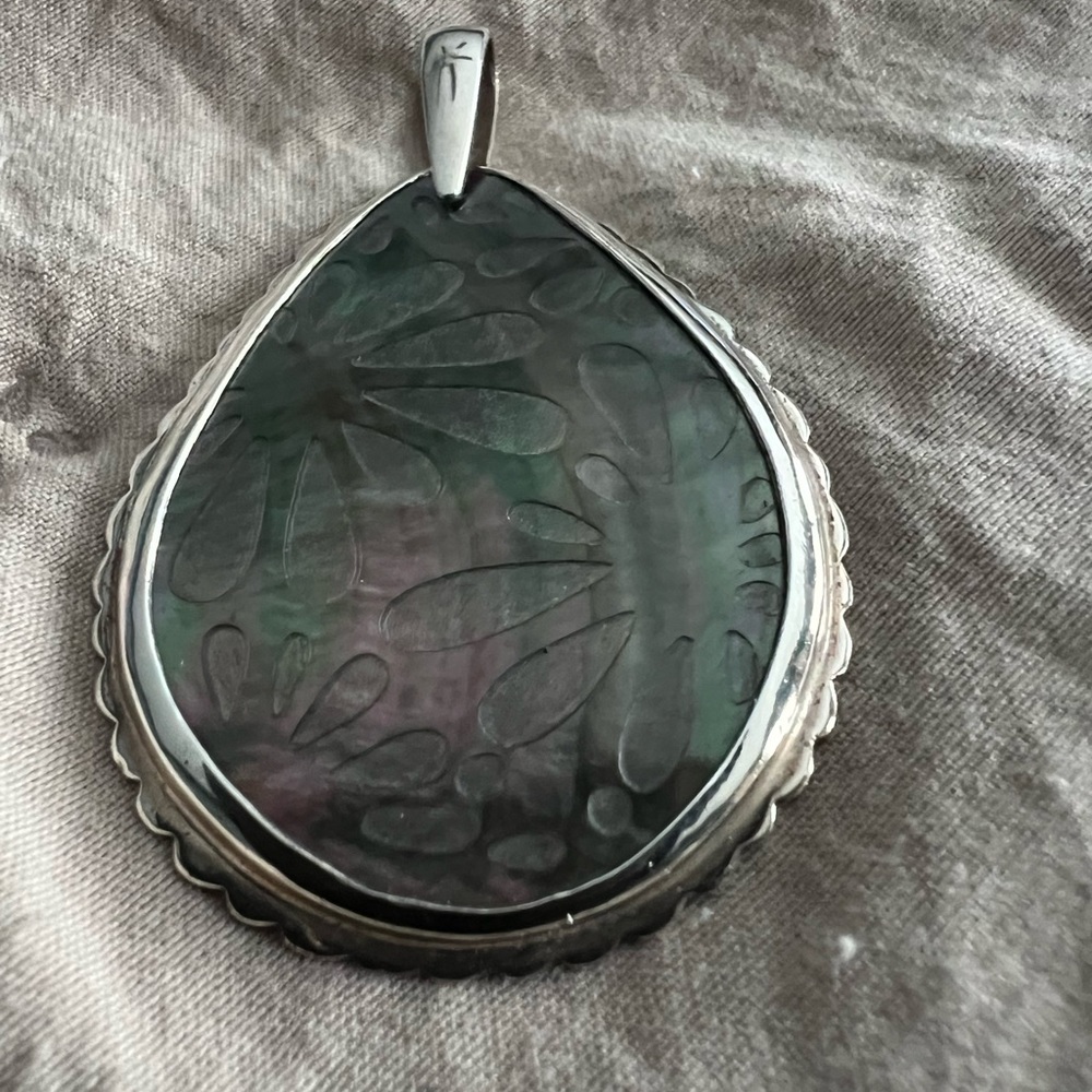 Silpada mother of pearl etched pendant